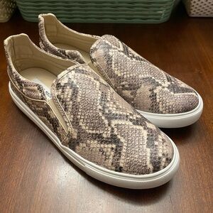 NWOT Steve Madden Snake Print Sneakers